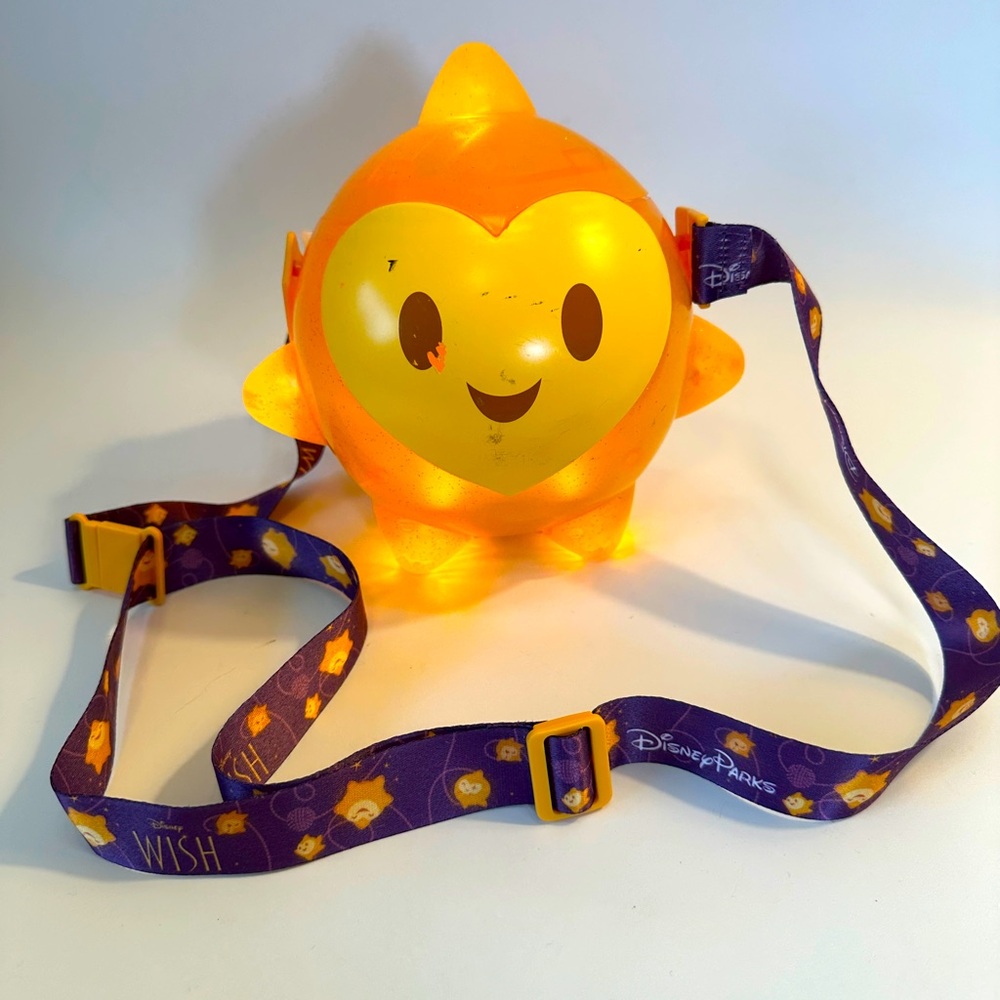 Wish Disney Parks‎ Star Light Up Sipper